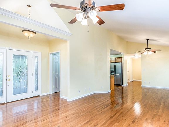 5th image of 207 Reilly Rd