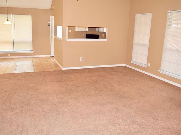 4th image of 2427 Hazyknoll Ln