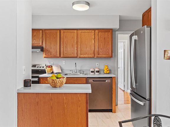 5th image of 7554 Drexel Dr