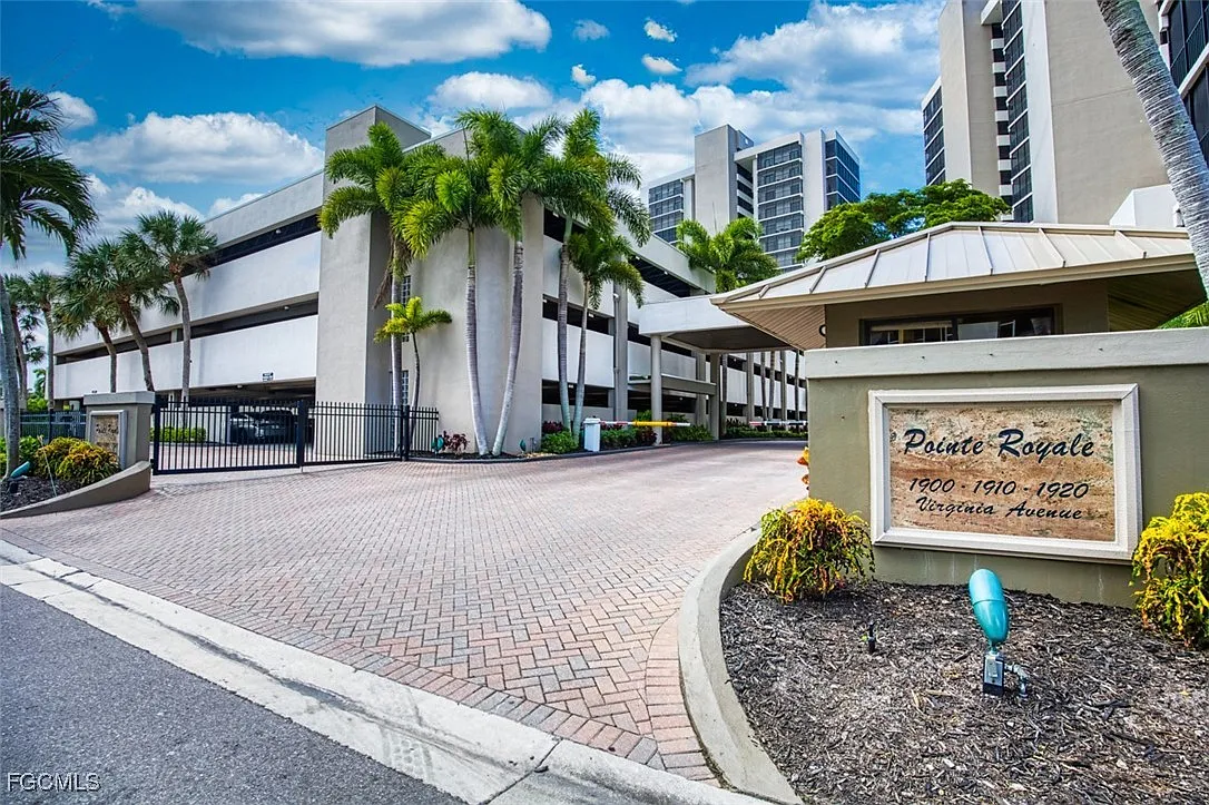 1 bed, 1.5 bath, 962 sqft, $1,750 — Photo 3
