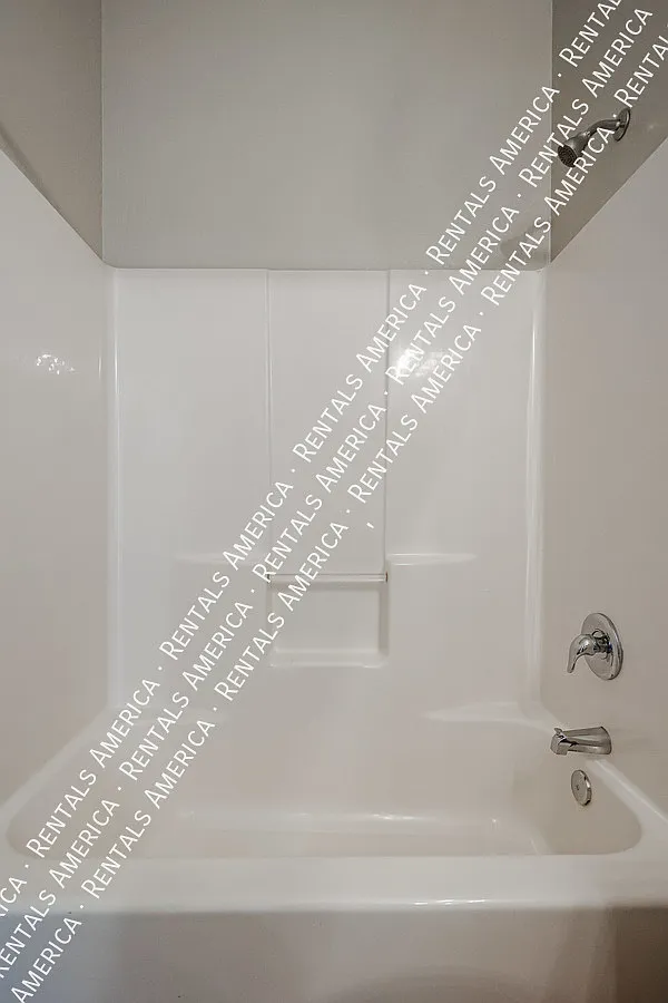 Beautiful 5 bedroom home — Photo 4