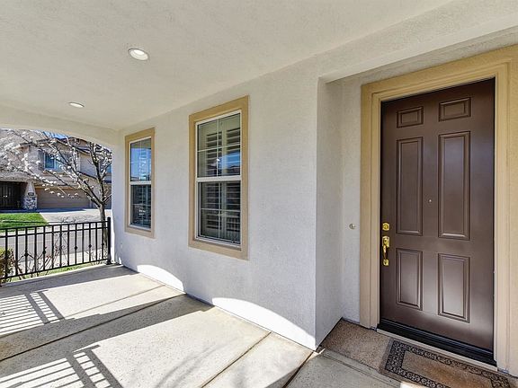 4th image of 3515 Beretania Way