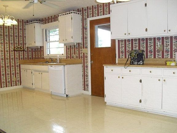 3rd image of 420 Audubon Cir