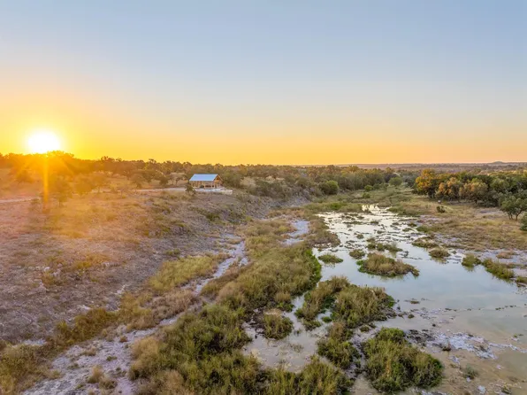 1547 Pressler Road, Fredericksburg, TX 78624