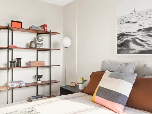 1990 Lexington Avenue image 4 of 9