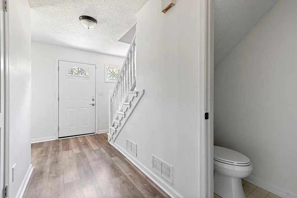 2 bed, 2.5 bath, 1200 sqft, $1,665 — Photo 4