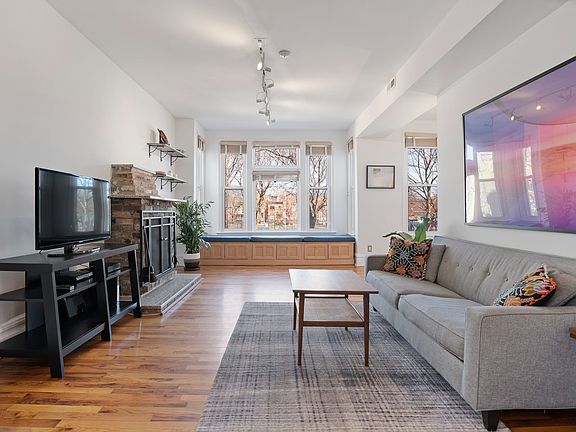 4th image of 1039 W Lill Ave #2W