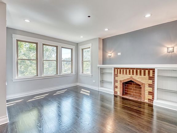 2nd image of 5618 N Maplewood Ave