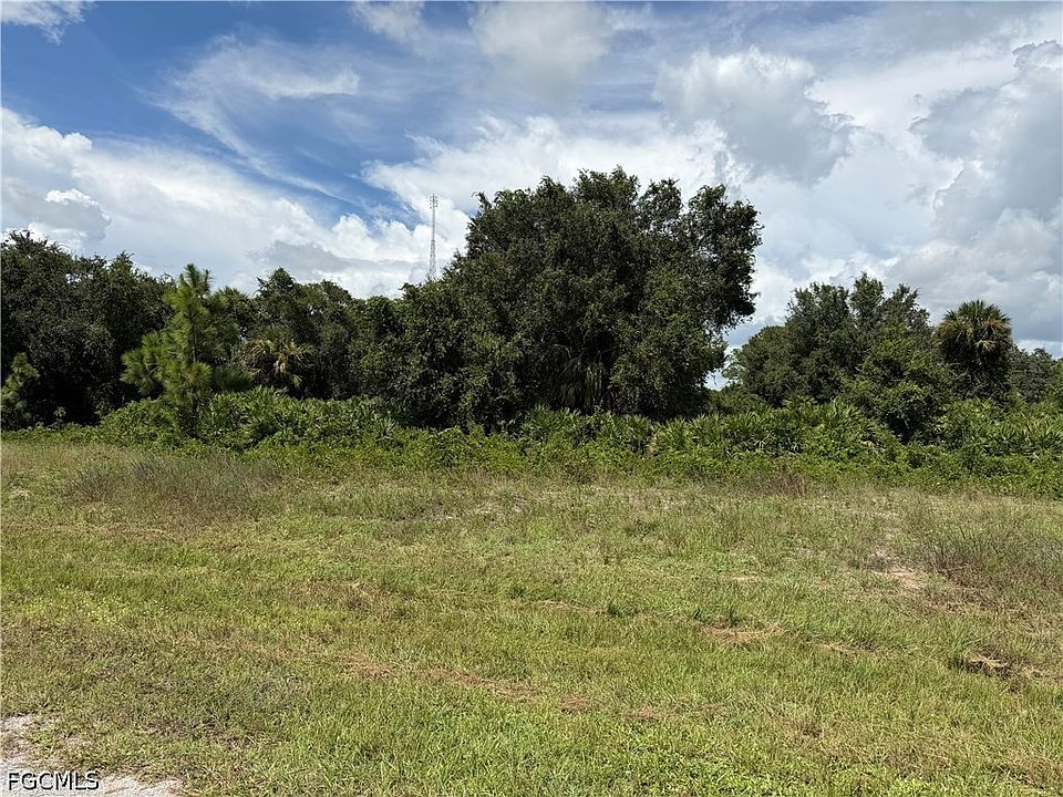 2nd image of 6060 Pecan Cir