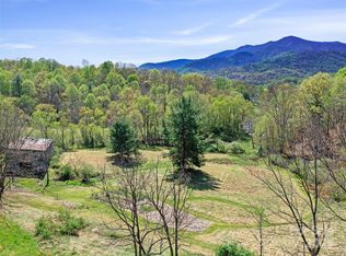 118 Boone St, Burnsville, NC 28714