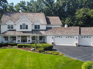 75 Oak Creek Dr, Yorkville, IL 60560