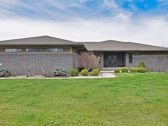 2nd image of 3131 Skyline Dr
