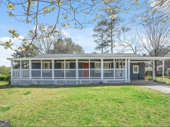 8170 Huntington Dr, Jonesboro, GA 30238