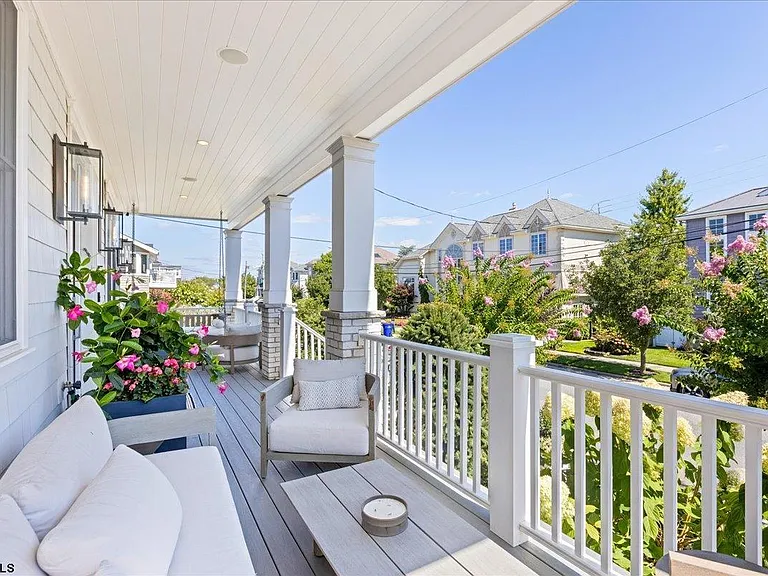 428 N Pembroke Ave #FULL SUMMER RENTAL W — Photo 9