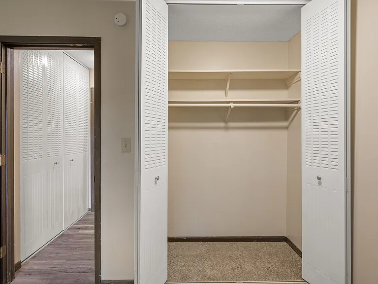 Eastgate Apartments — Photo 35