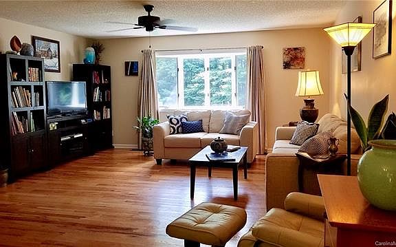5th image of 314 Colony Ln