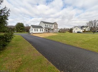 10 Towpath Trl, Washington, NJ 07882