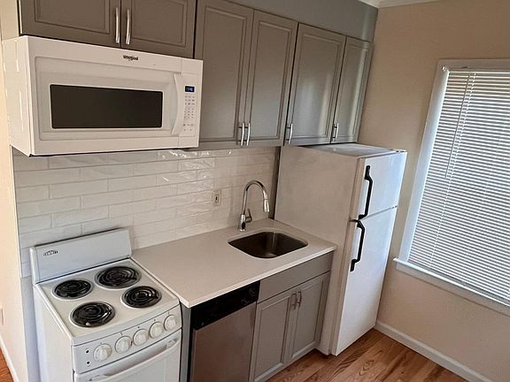 2nd image of 53 1/2 Osborne Ave