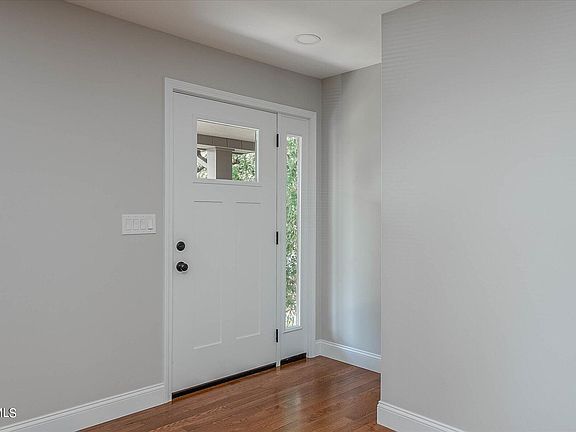 5th image of 1112 Drumcastle Ave