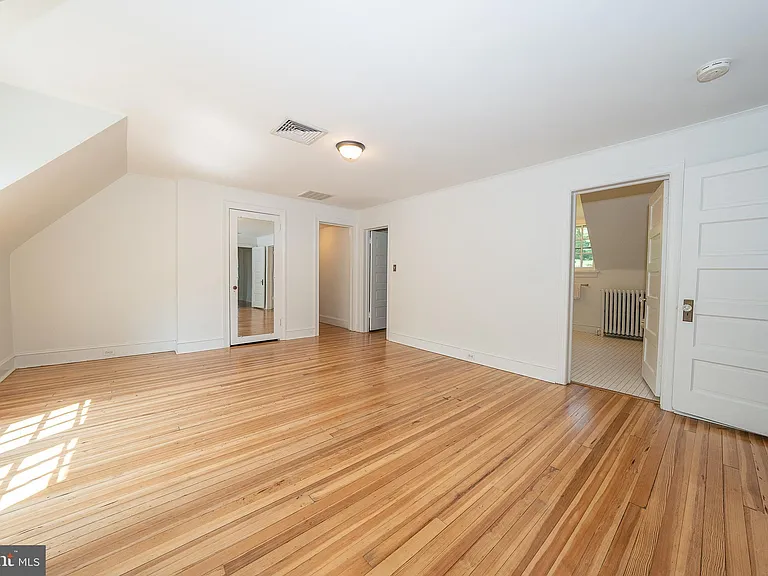 504 Harriton Rd — Photo 44