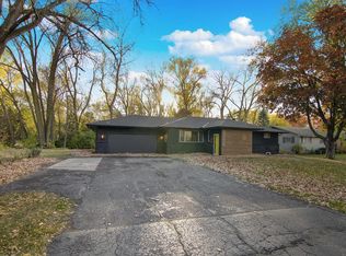 1716 Lake Valentine Rd, Arden Hills, MN 55112