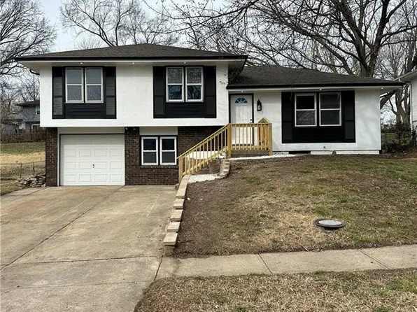 11608 Greenwood Rd, Kansas City, MO 64134