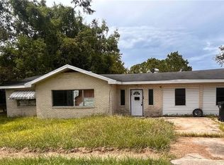 605 Pellerin St, Jeanerette, LA 70544