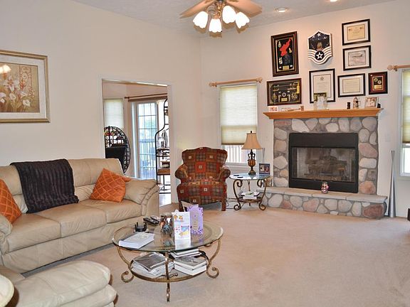 3rd image of 4557 Rachel Ln