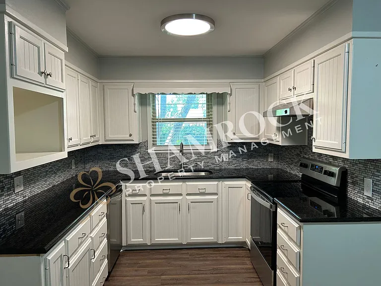 5119 Loch Lomond Dr — Photo 9