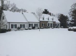 726 Country Club Rd, Mount Airy, NC 27030