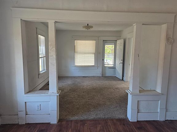 3rd image of 309 Main St