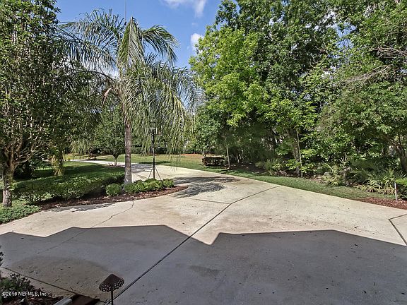 4th image of 3801 Deer Chase Pl E