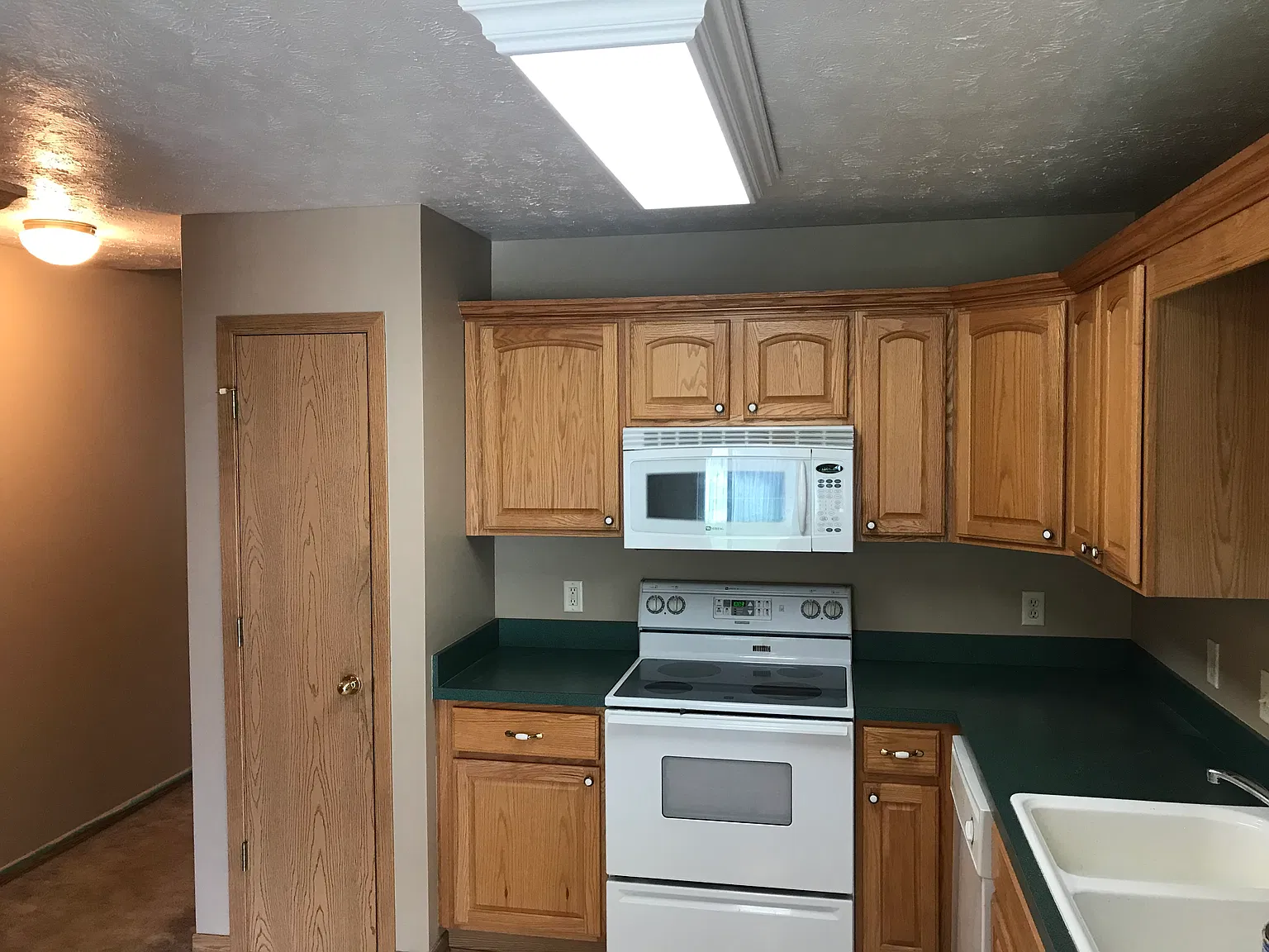 2136 E Dodge Street — Photo 3