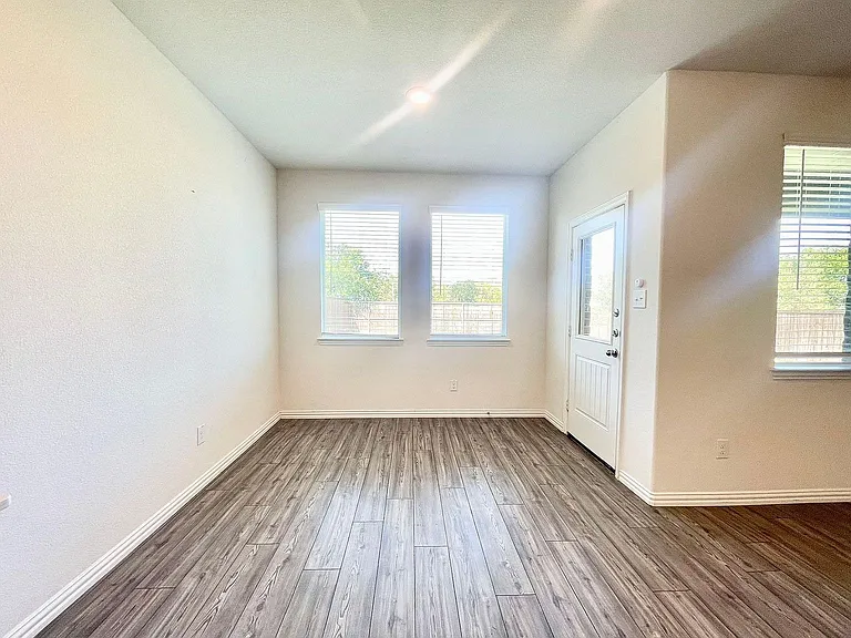 4619 Cleves Ave — Photo 9