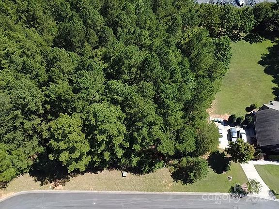 3rd image of 3124 Ashwood Park Dr