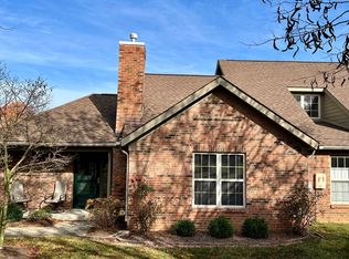 2820 Laurel Wind Blvd, Lewis Center, OH 43035