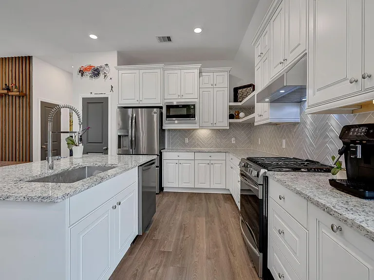 4933 Chester Lake Ln — Photo 8
