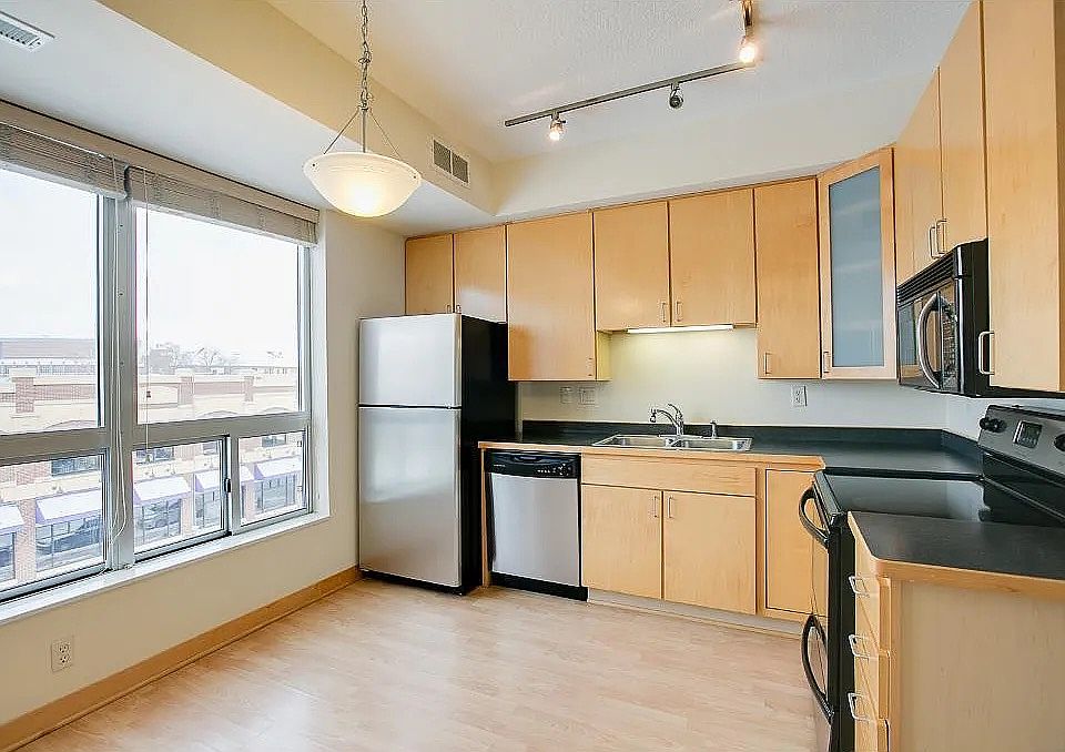 1st image of 2600 University Ave SE APT 315