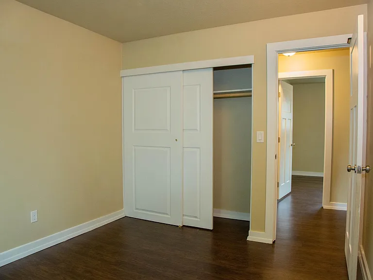 2341 N Lombard St — Photo 11