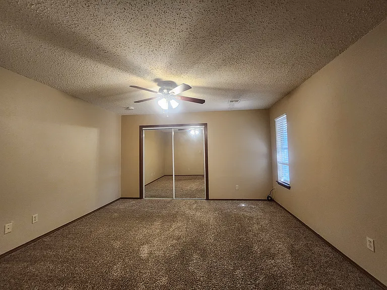7938 NW Crossland Cir — Photo 17