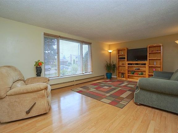5th image of 107 Croydon Dr