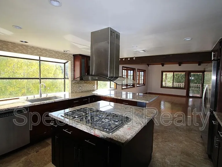 3694 Berwick Dr — Photo 5