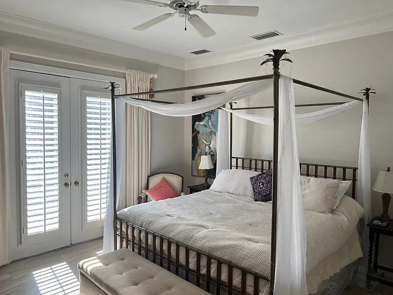 376 Leatherfern Ln — Photo 32