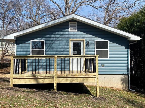 3rd image of 93 Oakwood Ave