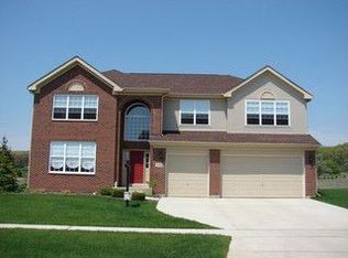 6912 Waterford Dr, McHenry, IL 60050