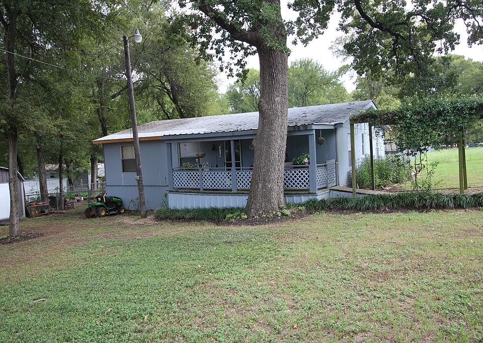 1st image of 204 Hollyglen St