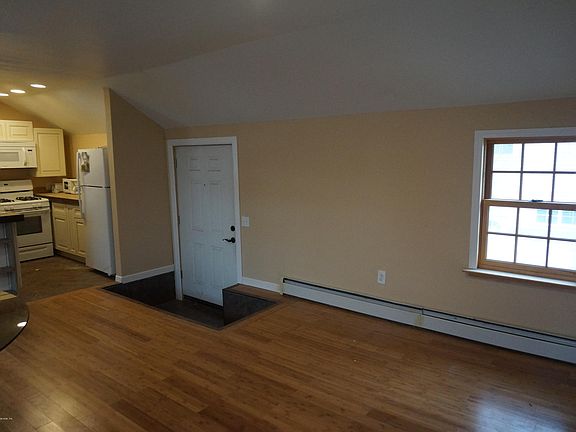 4th image of 941 Olympia Blvd