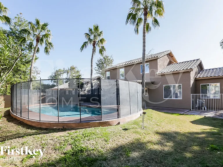 16136 W Desert Bloom St — Photo 15
