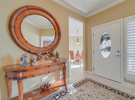 2nd image of 1046 Harbor Springs Dr