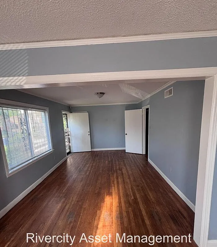 3 bed, 1.0 bath, 1487 sqft, $1,100 — Photo 2